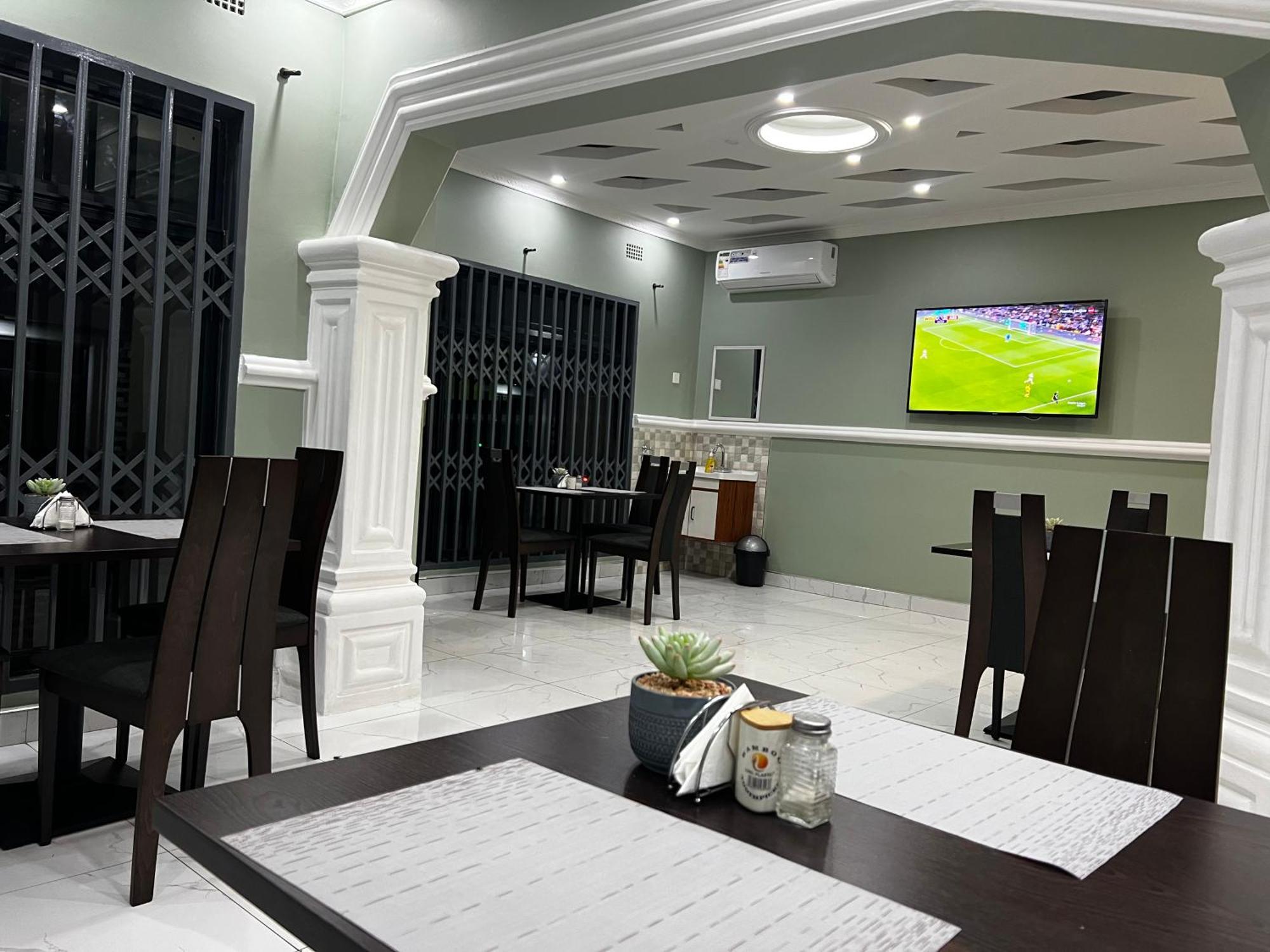 לוסקה Newday Lodge Apartments מראה חיצוני תמונה